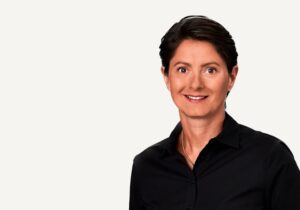 Sandra von Schmudde als neue Geschäftsführerin der Neoss GmbH herzlich willkommen.