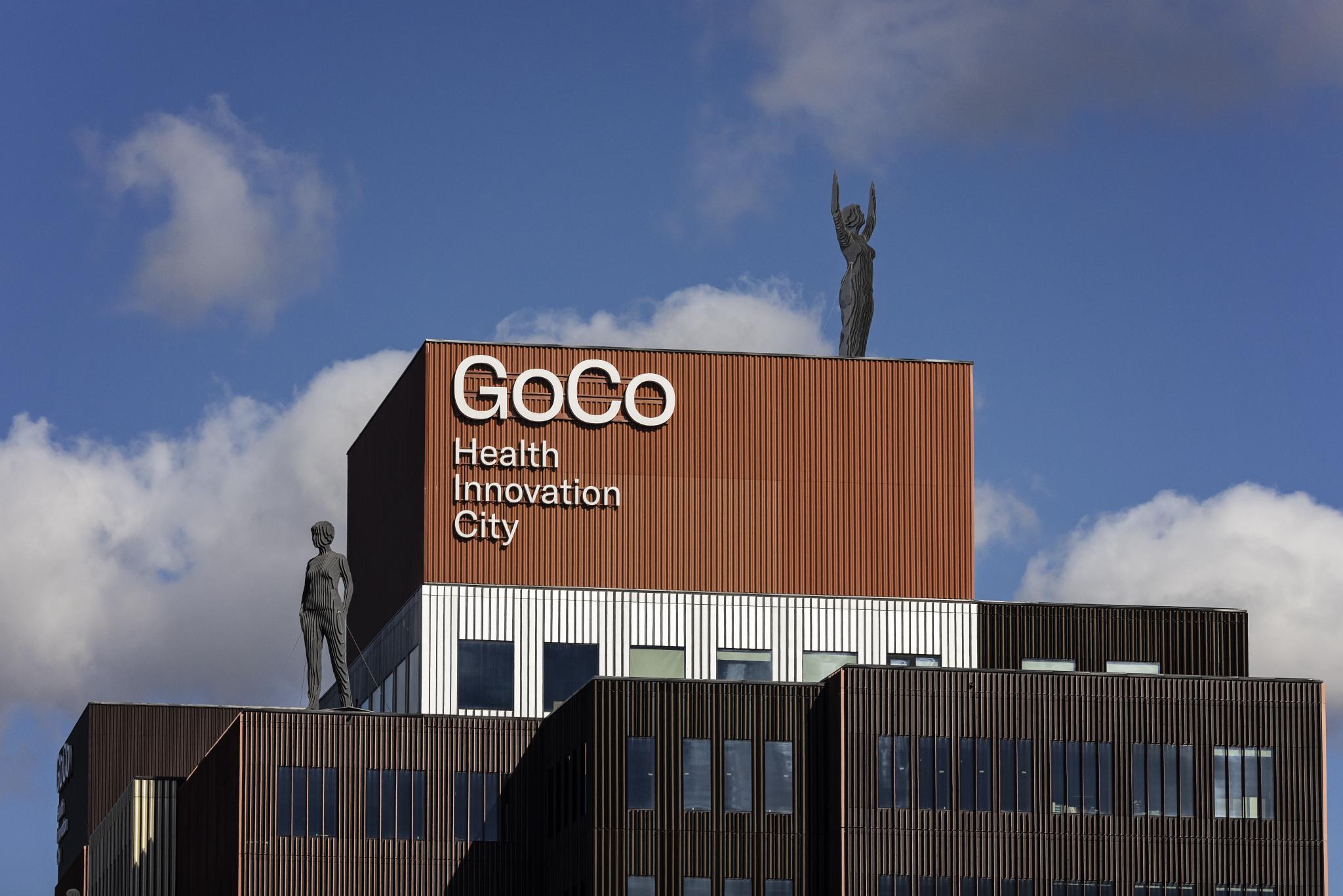 Live implantatkirurgi & teamarbete i steril operationsmiljö